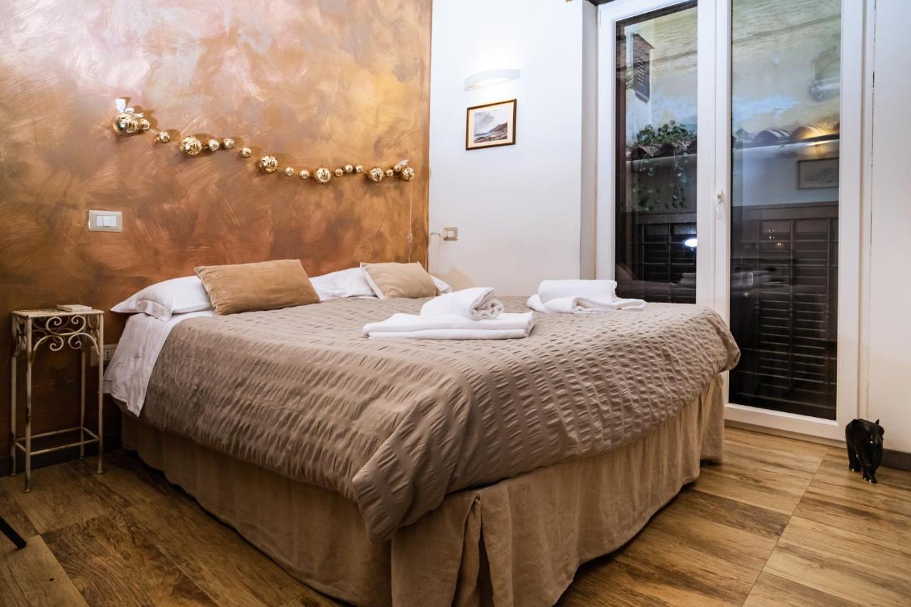 Bed and Breakfast Il Campanile à Salernes Extérieur photo